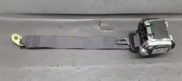 Audi A4 S4 B5 8D Rear seatbelt 8D9857805D