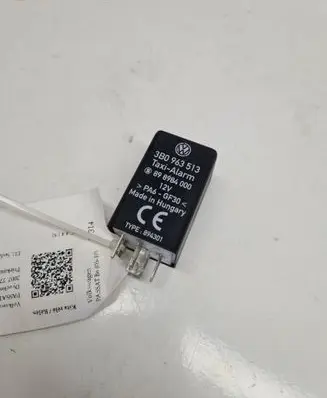Volkswagen PASSAT B6 Other relay 3B0963513 894301 898984000
