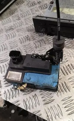 Volvo S60 Front door lock 30663042