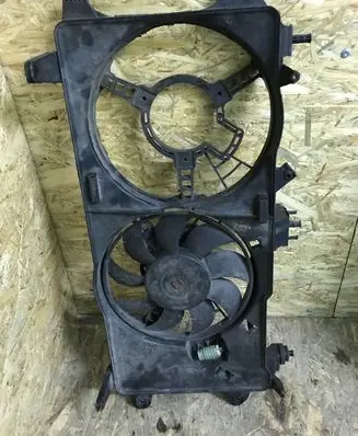 Fiat Doblo Radiator cooling fan shroud