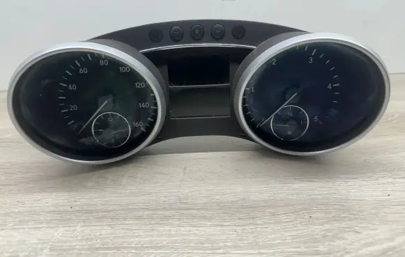 Mercedes-Benz GL X164 Speedometer (instrument cluster) A2C53361662 399L98690ZU 0000006V9