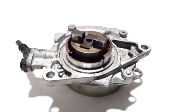 Peugeot 308 Vacuum pump 75708138002B