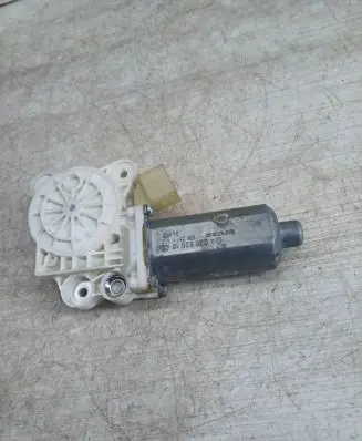 Mercedes-Benz Vaneo W414 Front door window regulator motor A2308201042 106257102