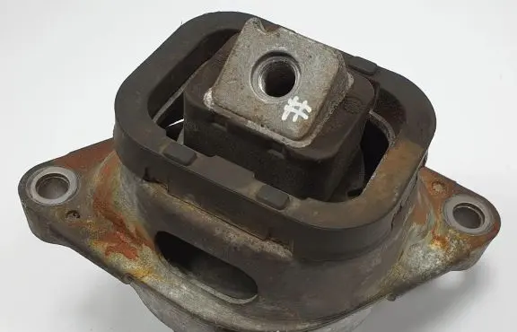 Land Rover Range Rover L322 Engine mount vacuum valve KKB500730