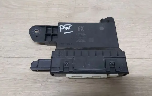 Toyota Prius (XW50) Trunk lid opening control unit 