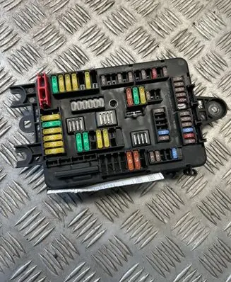 BMW 3 F30 F35 F31 Fuse module 9337880