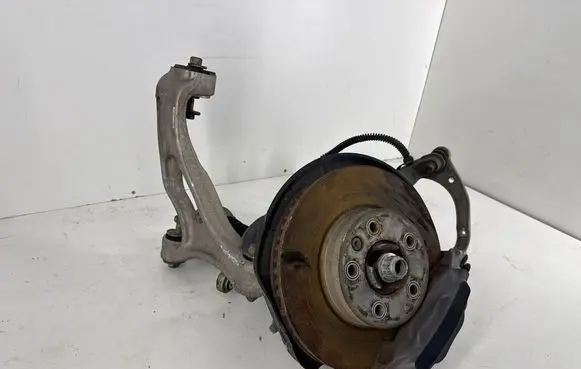 Volkswagen Touareg II Front wheel hub spindle knuckle 7P6407246A 7P0971279C 7P0407152E