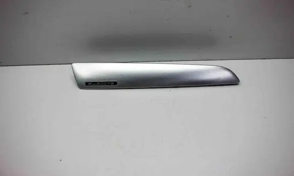 Dashboard glove box trim