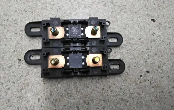 Jaguar S-Type Fuse module 14A094AA 14A094CA
