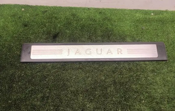 Jaguar XF X250 Front sill trim cover 8X2313201AF