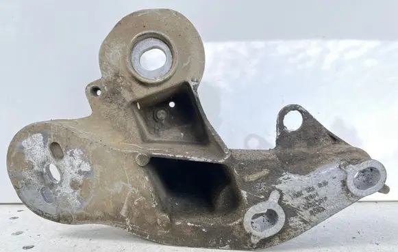 Audi A6 S6 C6 4F Engine mounting bracket 4F0199351H