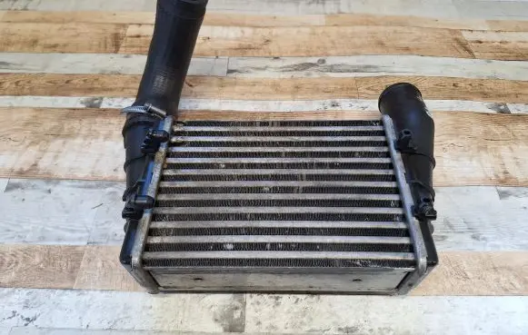 Volkswagen PASSAT B5 Intercooler radiator 058145805C 058145805