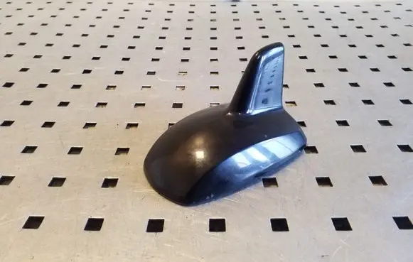 Mercedes-Benz E W212 Roof (GPS) antenna cover A2128270128