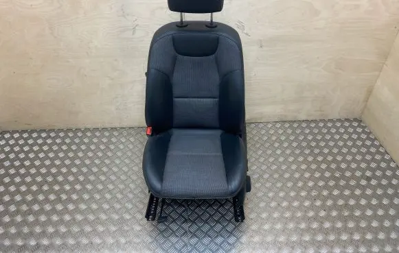 Mercedes-Benz C W204 Front driver seat 