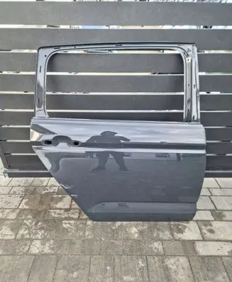 Fiat 500E Front door Bjo87jkp
