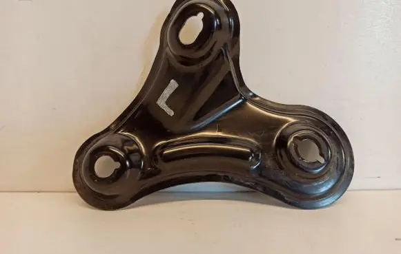 Hyundai Ioniq Engine mount bracket