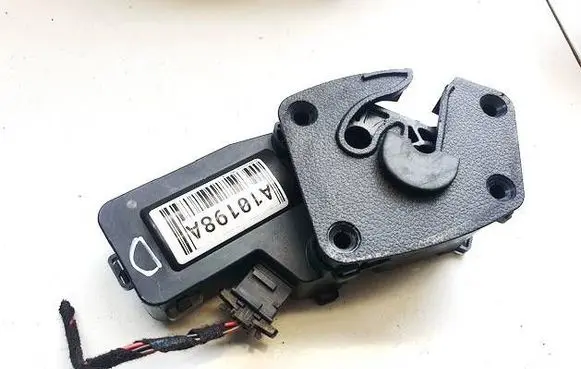 Skoda Superb B6 (3T) Seat back rest lock catch 3t0827300b