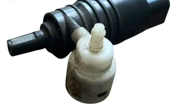 BMW 5 G30 G31 Windscreen/windshield washer pump 7388349 170927