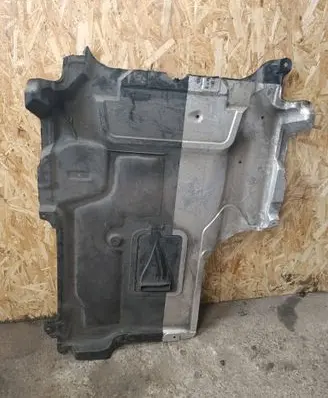 Mercedes-Benz C W205 Engine hood trim A21352010230