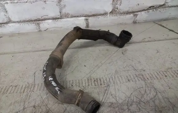 Volkswagen PASSAT B6 Engine coolant pipe/hose 2K0122291BM