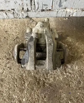 Mercedes-Benz E W211 Rear brake caliper