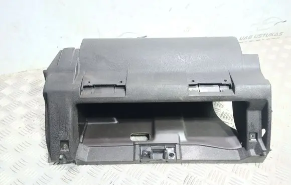 Audi 80 90 B2 Glove box frame 