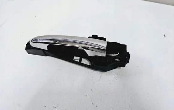Fiat 500L Front door exterior handle