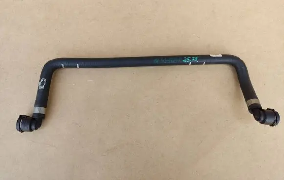 BMW 4 F32 F33 Engine coolant pipe/hose 17128616555 8616555