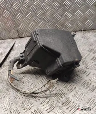 Toyota Yaris Fuse box set 821110dy91