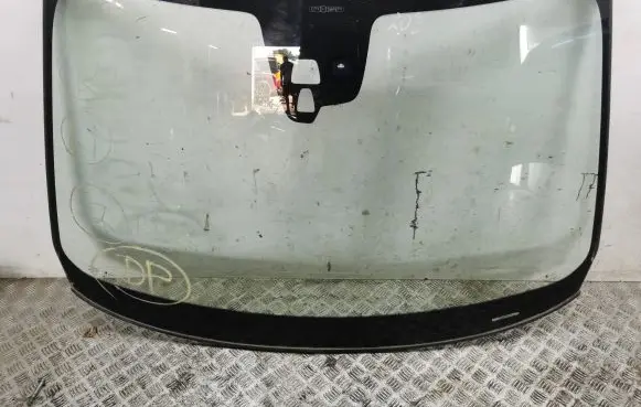 Volvo XC60 Front windscreen/windshield window 