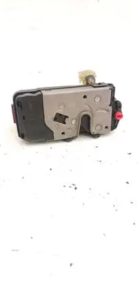 Opel Zafira B Rear door lock 13210739