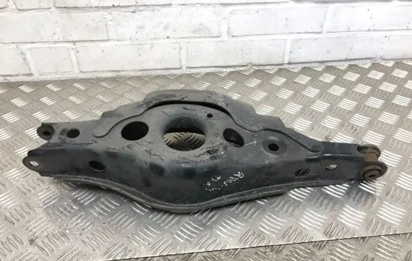 Toyota RAV 4 (XA40) Rear upper control arm/wishbone