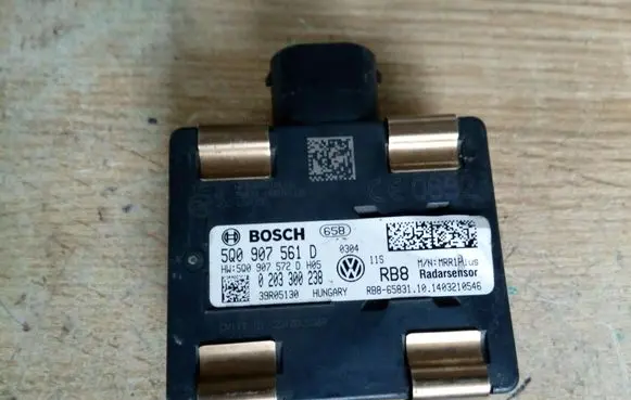 Volkswagen Golf VII Distronic sensor radar 5Q0907561D NE63935