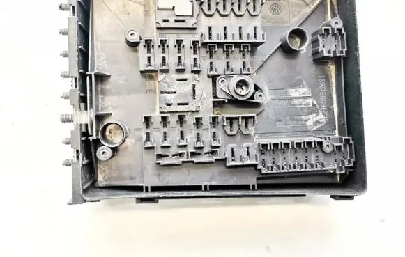 Volkswagen Golf V Fuse box set 1k0937125a