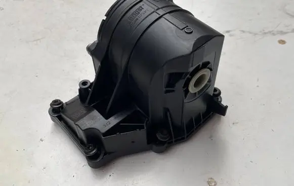 Volkswagen Polo VI Rear glass lock/latch W209 05E103464F