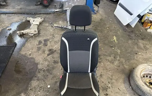 Renault Kangoo II Front driver seat 