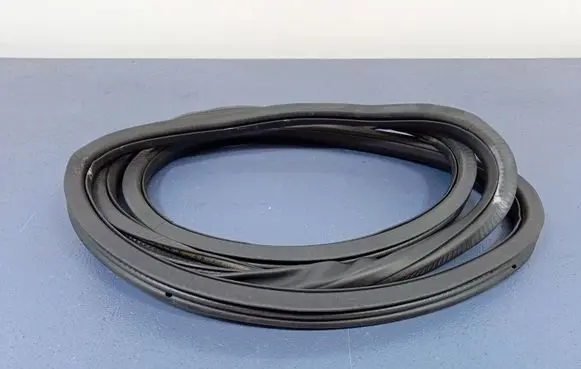 Porsche Cayenne (92A) Front door rubber seal 7P0867367F