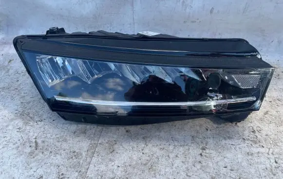 Skoda Octavia Mk4 Headlight/headlamp