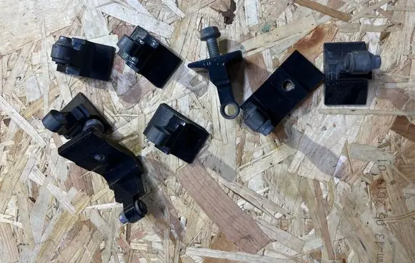 BMW 5 F10 F11 Front door lower hinge 7199575