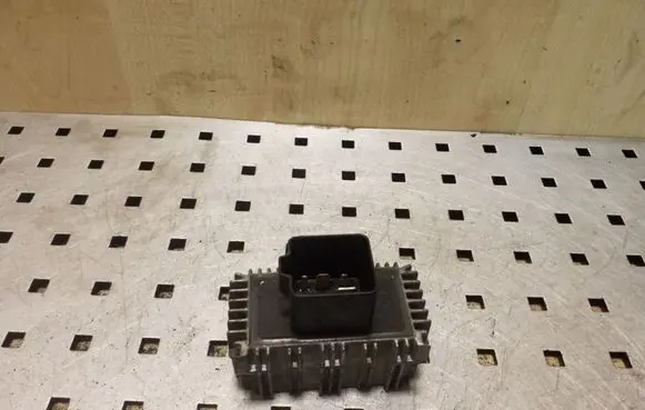 Opel Frontera B Glow plug pre-heat relay 09132691 51299008