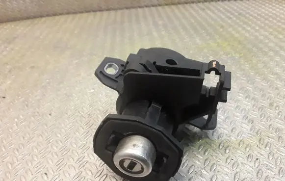 BMW 3 E92 E93 Tailgate/boot open switch button 7167321