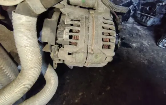 Opel Zafira A Generator/alternator 0124415005 90561168