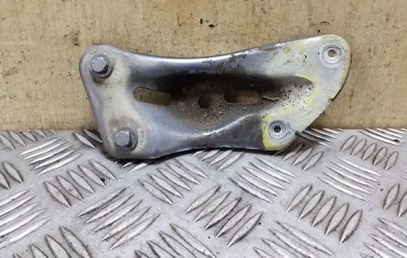 Skoda Yeti (5L) Fender mounting bracket 1Z0810680A