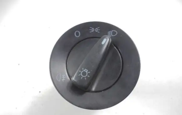 Volkswagen Golf IV Light switch 1C0941531