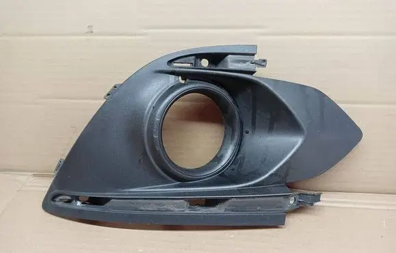 Mitsubishi Space Star Front fog light trim/grill 