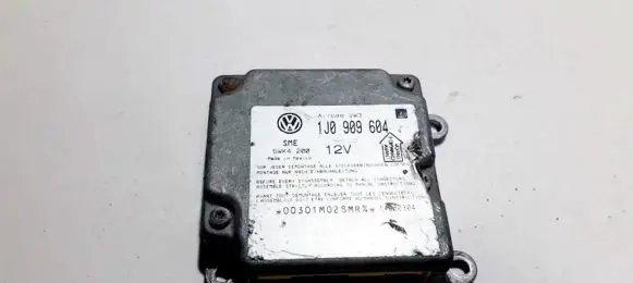 Volkswagen PASSAT B5 Airbag control unit/module 1j0909604 5wk4200