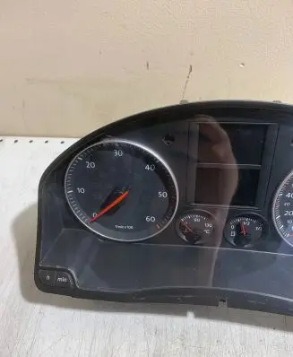 Volkswagen Golf Plus Speedometer (instrument cluster) 1K0920862B