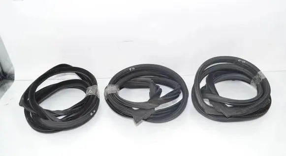 BMW 5 GT F07 Front door rubber seal 7226396 51767226396 7196350