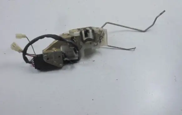 Mazda 323 F Front door lock