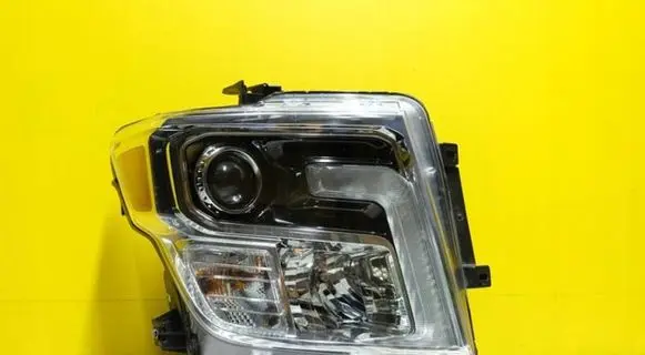 Nissan Titan Headlight/headlamp 26010-EZ21B 1-NISSANTITAN